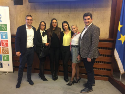 Studenti u panel diskusiji, na Prvoj godišnjoj konferenciji lokalnih skupština